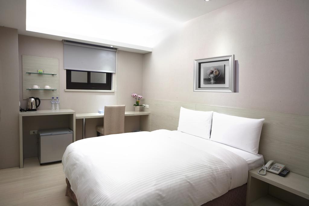 宜都大飯店 Idol Hotel Kaohsiung Exterior photo